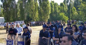 ODTÜ'de polis öğrencilere saldırdı, ağaç kesimi başladı