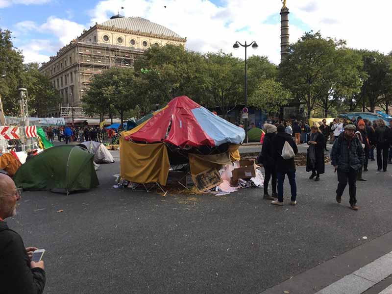 Paris’te iklim eylemcileri seslerini duyurmaya devam ediyorlar