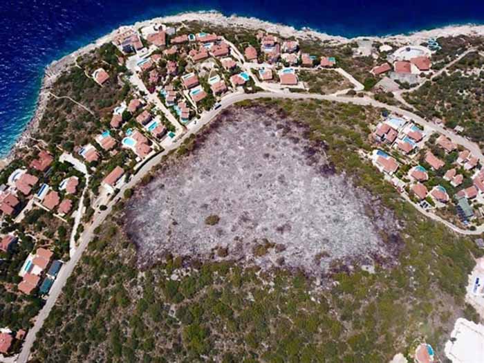 Antalya'da Yangın Sonrası Çıkan Manzara Dikkat Çekti